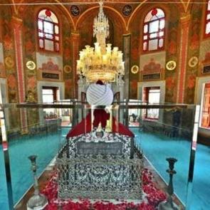 Prof. Dr. Mahmut Kaya, "Fatih'in Türbesini Ziyaret" şiirini yeniden söyledi