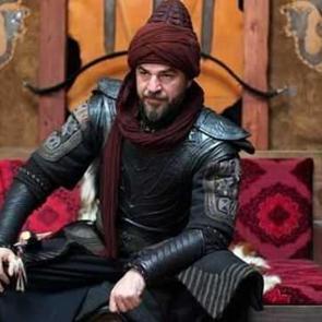 Engin Altan D&uuml;zyatan'dan eşine duygu y&uuml;kl&uuml; s&ouml;zler! &ldquo;Şanslı hissediyorum kendimi&rdquo;