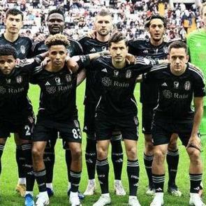 Beşiktaş'ta sahaya &ccedil;ıkacak isim kalmadı! Tam 12 eksik var