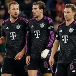 Manchester United'a evinde şok! Bayern fişi Coman'la &ccedil;ekti