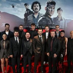 “Nefes-Yer Eksi İki”nin galası yapıldı: Murat Yıldırım'dan duygulandıran Gazze mesajı