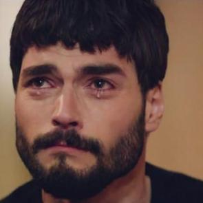 Akın Akın&ouml;z&uuml; &ouml;l&uuml;m haberini duyurdu: Ah be yakışıklı...