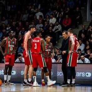 Karşıyaka'da yabancı basketbolculara &ouml;deme yapıldı