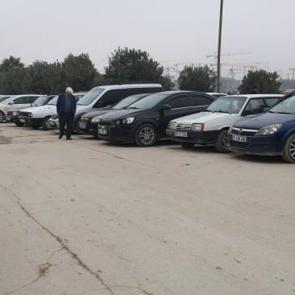 Suriyeliler otomobil pazarlarına akın etti! Araçlarını düşük fiyattan satıyorlar