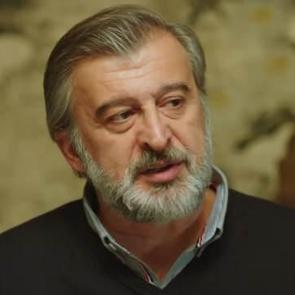 Yargı'nın Metin komiseri H&uuml;seyin Avni Danyal&rsquo;ın eşi ve minik kızı!