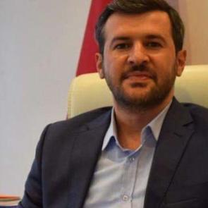 AK Parti Karab&uuml;k Belediye Başkanı Adayı &Ouml;zkan &Ccedil;etinkaya kimdir? Nereli, ka&ccedil; yaşındadır?