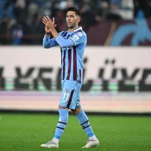 Dev ma&ccedil;ın ardından ayrılığı a&ccedil;ıkladı