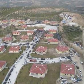 11 ilde deprem konutları sahiplerine teslim ediliyor! 75 bin konut 1 yılda hazırlandı...