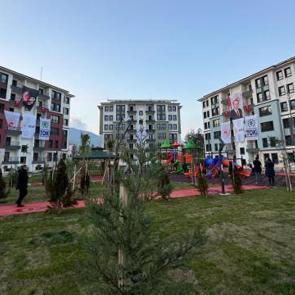 Depremden 14 g&uuml;n sonra temeli atılmıştı, sahiplerine teslim&nbsp;ediliyor