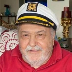 T&uuml;rk sinemasının usta yapımcısı &Uuml;st&uuml;n Karabol hayatını kaybetti