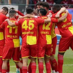 G&ouml;ztepe, S&uuml;per Lig yolunda son 8 haftaya 10 puanlık avantajla giriyor