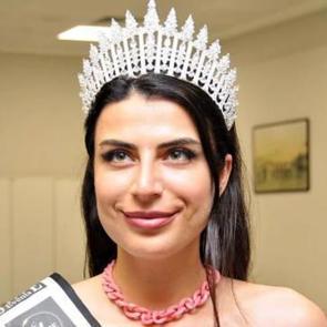 Duygu &Ccedil;akmak kimdir ve ka&ccedil; yaşındadır? Aslen nereli, mesleği ne? Duygu &Ccedil;akmak&rsquo;ın biyografisi