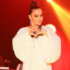 Ebru G&uuml;ndeş bakın kiminle evleniyor! İşte o isim&hellip;