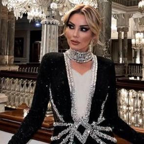 Takılarının fiyatı dudak u&ccedil;uklattı! Petek Din&ccedil;&ouml;z'den iddialı laflar...