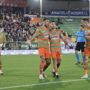 Alanya'da şok yenilgi! Trabzonspor fena dağıldı