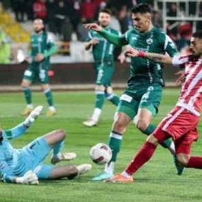 Boluspor, Giresunspor'u evine eli boş g&ouml;nderdi