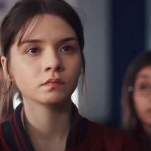 Kızıl Goncalar 'Mira' Esma Yılmaz kimdir? Ka&ccedil; yaşında? Esma Yılmaz'ın k&uuml;&ccedil;&uuml;kl&uuml;ğ&uuml; ve dizileri