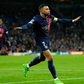 Mbappe şov yaptı! PSG rahat turladı