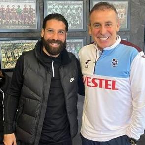 Olcay Şahan, Abdullah Avcı'yı ziyaret etti