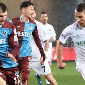 Akyazı'da gol yağmuru! Trabzonspor, Karag&uuml;mr&uuml;k'&uuml; sahadan sildi