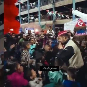 Gazze'de bombaların g&ouml;lgesinde Ramazan sevinci... T&uuml;rk bayrağı ayrıntısı