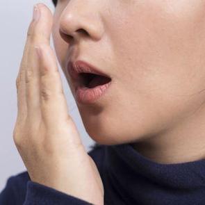 Oruçluyken ağız kokusu nasıl giderilir? Mideden gelen ağız kokusuna ne iyi gelir?