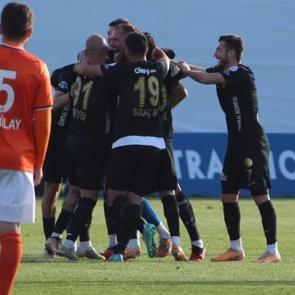 &Uuml;mraniyespor, Adanaspor'u 2 golle ge&ccedil;ti