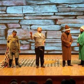 İşte sanat b&ouml;yle olur: Tiyatro oyununda Filistin'e bağış desteği