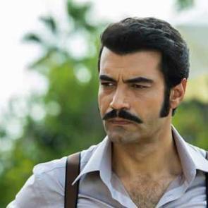 Tepkilerin ardından Murat &Uuml;nalmış'tan a&ccedil;ıklama: Kimseye yaltaklanmadım, &ccedil;ıkar g&ouml;zetmedim