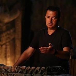 Survivor'da şok diskalifiyeler! Acun Ilıcalı a&ccedil;ıkladı, 2 yarışmacı adaya g&ouml;zyaşlarıyla veda etti