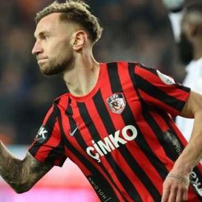 Trabzonspor'dan s&uuml;rpriz transfer hamlesi! Resmi teklif yapıldı