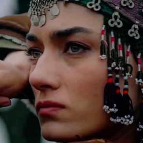 Diriliş Ertuğrul'un Aykız'ıydı! Yeni projesinin haberini verdi