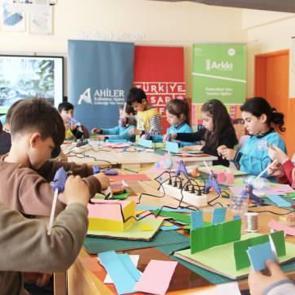 &Ccedil;ocukların g&ouml;z&uuml;nden geleceğin şehirciliğini yeniden kurguluyoruz!