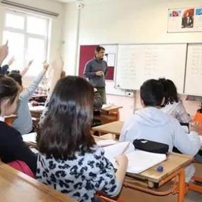 Yeni m&uuml;fredat neleri getiriyor? Hibrit sistem ve dijitalleşme &ouml;n planda