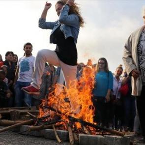 Bolluk ve bereketi simgeleyen Hıdırellez, renkli rit&uuml;ellerle yaşatılıyor