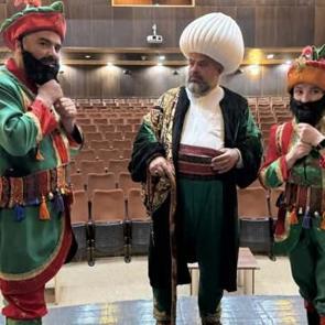 Karamanlı gurbet&ccedil;i Nasreddin Hoca karakteriyle d&uuml;nyaya hoşg&ouml;r&uuml; mesajı veriyor