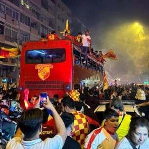 İzmir'de G&ouml;ztepe coşkusu!