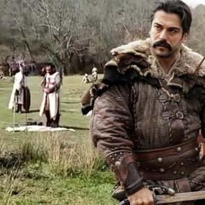 Kuruluş Osman setinden namaz g&ouml;r&uuml;nt&uuml;leri geldi! Hem de Bizans askeri kıyafeti...