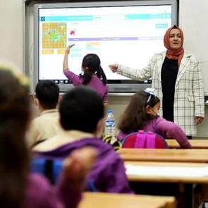 MEB duyurdu! 20 bin s&ouml;zleşmeli &ouml;ğretmen ataması i&ccedil;in başvuru tarihleri belli oldu