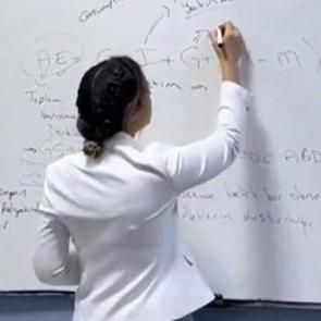&Ouml;ğretmenlere bir m&uuml;jde daha! Meslek Kanunu'nda dikkat &ccedil;eken detay