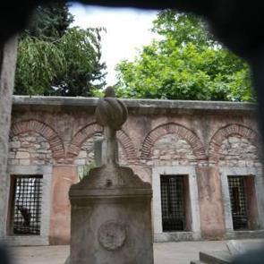 Osmanlı mezar taşları: Her sembol bir işaret