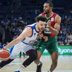 Anadolu Efes seride durumu 2-0'a getirdi