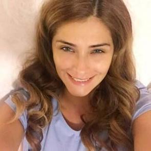 G&uuml;lşah &Ccedil;omoğlu kimdir? Oyuncu kuzeni kim? Oynadığı diziler ve G&uuml;lşah &Ccedil;omoğlu&rsquo;nun hastalığı neydi?