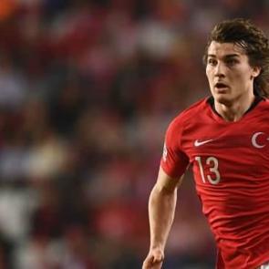 Milli futbolcu &Ccedil;ağlar S&ouml;y&uuml;nc&uuml; evlendi! Evlendiği &uuml;nl&uuml; isim ortaya &ccedil;ıktı 