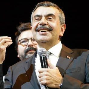 Bakan Tekin: T&uuml;rk siyasi hayatında &ccedil;ığır a&ccedil;acak