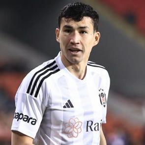 Beşiktaş'ta transfer gelişmesi! Sağlık kontrol&uuml;nden ge&ccedil;ecek