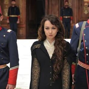 Tarihi dizinin oyuncusu sessiz sedasız evlendi! Başak Daşman'ın eşi bakın kimmiş...