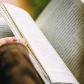 Hatay'da konteyner kente kurulan kütüphane yaklaşık 2 bin kitapla donatıldı