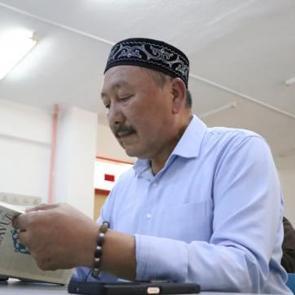 Kazak Türkü 62 yaşında üniversite okuyarak köklerini öğreniyor