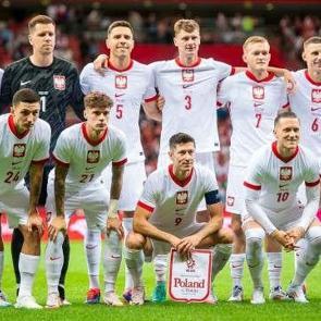  Polonya, Lewandowski'nin liderliğinde zorlu gruptan &ccedil;ıkmanın hesaplarını yapıyor